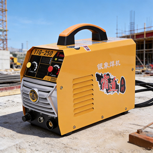 Soldadora 3 en 1 de Doble Voltaje 220V/380V TIG MMA MIG con Condensador Grande y Cable de Cobre Puro para Aplicaciones en Ambientes Hostiles - Product Image 1