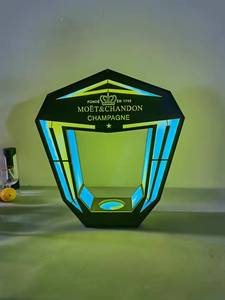 El mejor Bar barato Hotel Vino Cerveza Recargable Soporte personalizado Soporte Acrílico Led Iluminado Licor Estante Botella Glorifier Presentador - Product Image 3