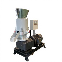 Machine à granulés d'aliments pour volailles d'élevage 100-500 kg/h, mini-granulateur à matrice plate avec moteur diesel pour usage en ferme avicole