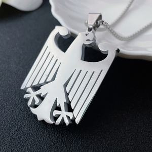 Collar Heimatliebe Lilianthierry de Acero Inoxidable Chapado en Oro de 18K con Diseño de Animales, Aves, Águilas, Halcónes y Halcones, Regalo Promocional - Product Image 4