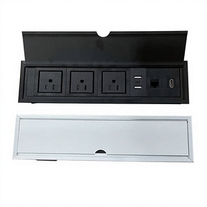 Enchufe Empotrado de Aleación de Aluminio de Alta Calidad con <span class=keywords><strong>Triple</strong></span> Puerto USB-A + USB-C, Carga Rápida, <span class=keywords><strong>Corriente</strong></span> Nominal de 16A, Estándar Estadounidense - Product Image 1