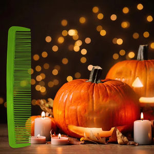 Peigne en plastique amusant pour déguisement, compact et exquis, cadeau de fête d'Halloween, blague de cosplay, marque LM, en stock pour adultes unisexes - Product Image 3