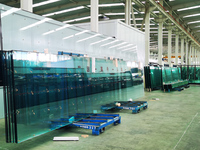Verre de construction extra-clair à faible teneur en fer 3-13mm, prix d'usine pour devantures de luxe
