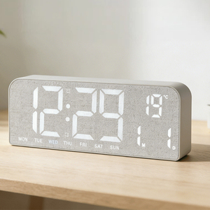 Réveil numérique USB avec grand écran LED, horloge de table intelligente - Product Image 1