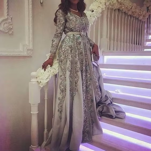 Dubai Base Belle élégante ATIYA LIBAS Lehenga Choli avec broderie lourde Zardozi Acétate Longueur de plancher pour robe de mariée-2019 - Product Image 5