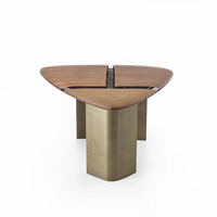 Ensemble de table basse triangulaire de style moderne avec plateau en bois et base en acier inoxydable pour salon