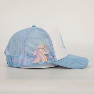 Gorras Trucker de Espuma con Malla de 5 Paneles, Lisas, con Logotipo Bordado en 3D de Alta Calidad, Personalizadas al por Mayor - Product Image 4