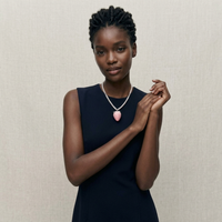 Collier tendance avec pendentif fraise, pince à cheveux fraise rose, boucles d'oreilles clous fraise, bijoux mignons pour femmes