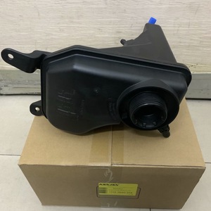 ถังพักน้ำสำหรับ BMW E90 E84 พลาสติก 2 ลิตร แบบขันเกลียว อะไหล่ทดแทน หมายเลข 17137567462 - Product Image 4