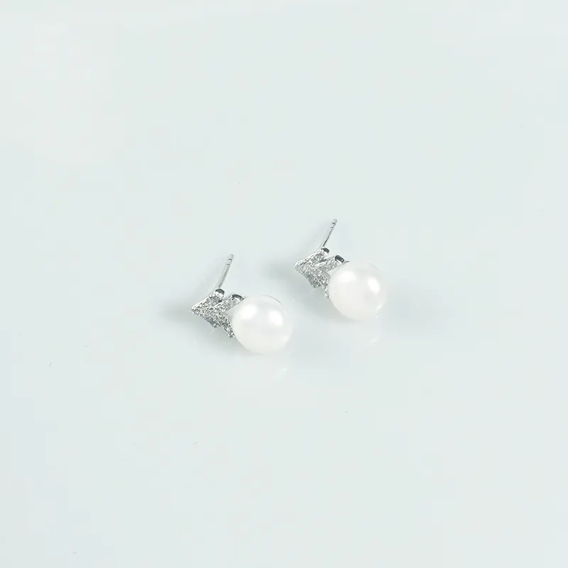 Boucles d'oreilles Huggie avec Zircon Designs Bijoux 2023 pour Femme Photos de Petit Cadeau Blanc Fête À La Mode
