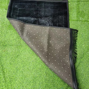 Alfombra de oración islámica Sajjadah de franela gruesa de alta calidad con diseño floral, lavable, para uso doméstico. - Product Image 2