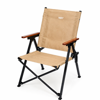Prêt à être expédié |   Chaise pliante de camping en aluminium NBT pour l'extérieur avec accoudoirs en bois massif et sac de transport - Portable pour la plage et les pique-niques