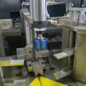 Mesin perapat jendela <span class=keywords><strong>Aluminium</strong></span> otomatis, mesin perapat sudut jendela <span class=keywords><strong>Aluminium</strong></span> untuk pembuatan jendela <span class=keywords><strong>Aluminium</strong></span> - Product Image 4