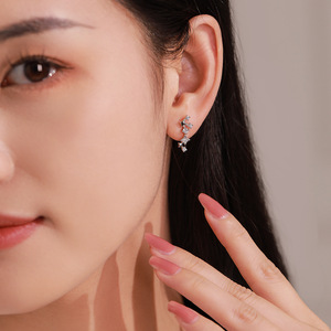 ต่างหูแบบยาวรูปดาวใหญ่ประดับเพชรซิคอนทรงกลม เงินแท้ S925 รุ่นทองแดงปรับแต่งได้ - สำหรับผู้หญิงโดยเฉพาะ - Product Image 2