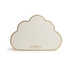 Boîte cadeau pour nouveau-né en forme de nuage, design personnalisé, emballage cadeau de luxe biodégradable irrégulier avec insert - Product Image 4