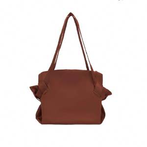 Bolsa de Mano Plegable Ligera de Poliuretano, Bolsa de Almacenamiento Plegable Espaciosa y Duradera con Almacenamiento Sencillo para Artículos Esenciales Diarios - Product Image 6