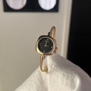 Montre pour femme de haute qualité, montre à quartz de luxe de forme carrée, bracelet tendance, cadeau idéal pour les femmes d'affaires - Product Image 3