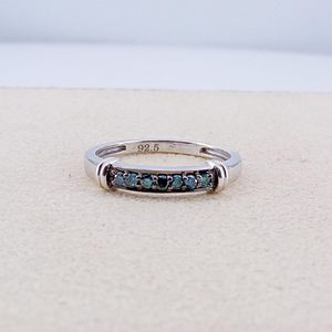 แหวนเพชร Jewelspaark 0.21 กะรัต สีฟ้าเข้มทรงกลมเจียระไนแบบบริลเลียนท์ เงินแท้ 925 สำหรับผู้หญิง - Product Image 6