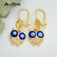 Ayong Jewelry Pendientes de aro de anime bonitos árabes Pendientes de búho de circón chapados en oro de 18K para mujer