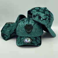 Casquette de camionneur en velours vert teal avec strass verts et motif visage de démon pour hommes – Édition US & Mexique