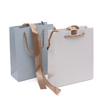 Sacs cadeaux personnalisés avec poignées pour mariage, Saint-Valentin, fête des mères, emballage de bijoux, sacs en papier durables