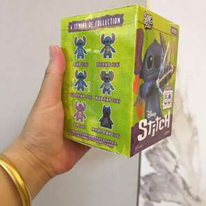 Collection de figurines miniatures mignonnes d'extraterrestres et de compagnons roses, inspirées des séries d'anime, avec un thème nœud et cœur, pour les fans. - Product Image 5