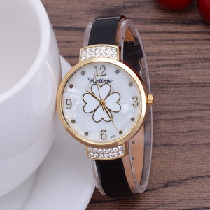 Montre pour femme à cadran coquille, style coréen minimaliste, bracelet en cuir ultra fin, montre à quartz pour femme, vente en gros d'usine - Product Image 3