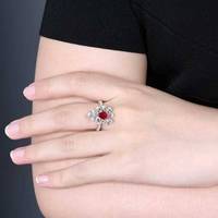 Bague en rubis sang de pigeon naturel non chauffé, origine Mozambique, taille poire, or 18 carats avec 67 pierres précieuses de diamant de haute qualité