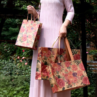 Sac cadeau en papier kraft imprimé offset de haute qualité, motif floral vintage rose, ruban personnalisable, sac fourre-tout, artisanat de bougies