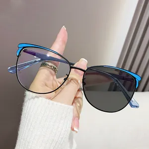 Photochromic Lens High Quality Women Fashionable New Color Metal Frame Fashion Myopia Glasses Rim Glasses Eyeglass Optical Frame