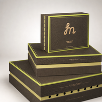 Boîte cadeau personnalisée avec couvercle et base, papier gaufré feuille d'or, bord vert, OEM
