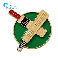 Épingles, badges et broches promotionnels personnalisés en émail 3D sur le thème du cricket (batteur, joueur de cricket, casquette, chapeau, revers)