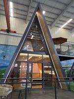 Villa de luxe Maison Design rustique Imperméable Durable Structure en acier préfabriquée Cabine triangulaire