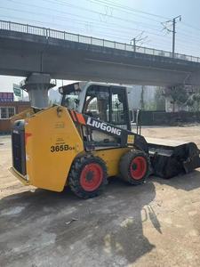 لودر انزلاقي التوجيه مستعمل من نوع ليوغونغ CLG365B بسعر منخفض للصيانة، الأكثر مبيعًا في 2024، لودر صغير مستعمل من نوع ليوغونغ 365 بحمولة 3 أطنان - Product Image 3