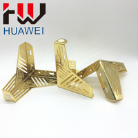 Großhandel moderne Dreieck Möbel Zubehör dekorative Phantasie 130 mm Länge Metall Gold Couch Sofa Beine