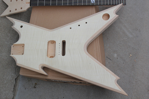 Flyoung Kits de guitarra semiterminados inusuales DIY con chapa de arce y puente fijo, herrajes negros - Product Image 2
