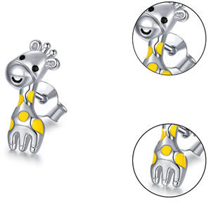 Orecchini a perno con giraffa cartone animato, in argento 925 placcato oro bianco, da donna, per tutti i giorni, con incastonatura a castone e accento di perle - Product Image 4