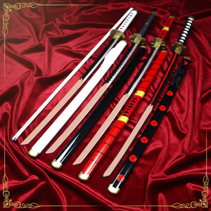 Nouveau style 20 modèles d'épées en <span class=keywords><strong>bois</strong></span> <span class=keywords><strong>de</strong></span> bambou One Piece Luffy Zoro, accessoires <span class=keywords><strong>de</strong></span> cosplay, armes d'autodéfense - Product Image 1