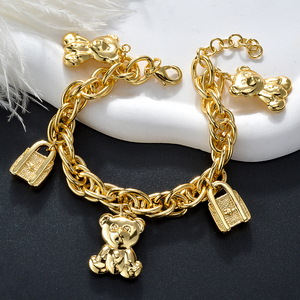 NUEVO Brazalete Ajustable para Mujer con Cadena de Eslabones Chapado en Oro de 18k y Dije de Oso Geométrico Clásico de Cobre Zeadear al por Mayor - Product Image 1