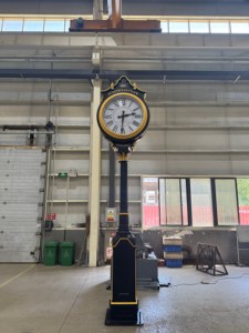 Reloj de <span class=keywords><strong>pilar</strong></span> decorativo personalizado para exteriores de Yantai Chijiu, reloj de columna impermeable para calles, parques urbanos y paisajes urbanos, con logotipo personalizado. - Product Image 3