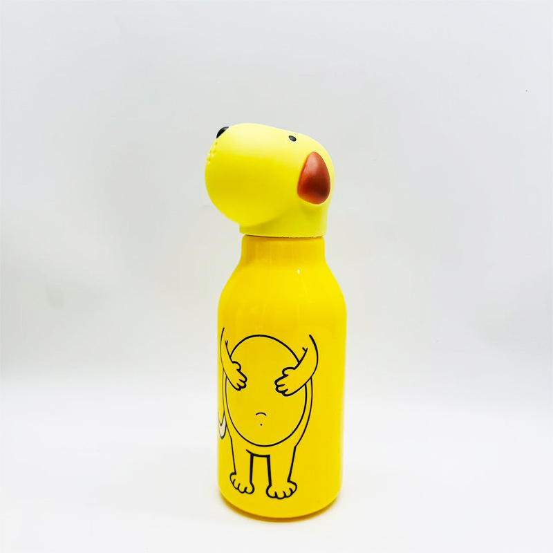 Petit chien jaune