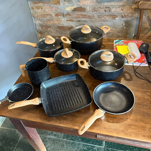 Batterie de cuisine en céramique antiadhésive en promotion avec poignées en bois et couvercles en verre, compatible lave-vaisselle et four, pour cuisinières à gaz et à induction - Product Image 3