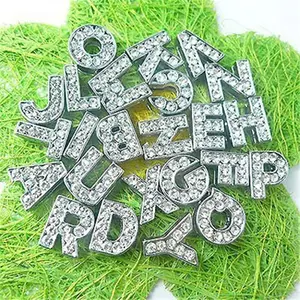 Accessorio fai da te può attraverso il braccialetto da polso da 8mm collare per animali domestici 8MM trasparente pieno di strass con lettere scorrevoli Charms A-Z