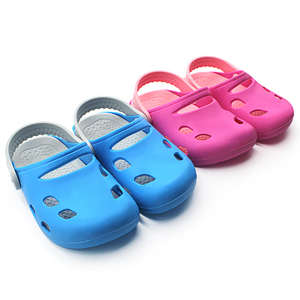 Zapatos <span class=keywords><strong>de</strong></span> jardín Diapositivas <span class=keywords><strong>de</strong></span> dibujos animados Sandalias Zuecos Niños <span class=keywords><strong>Zapatillas</strong></span> <span class=keywords><strong>de</strong></span> playa Personalizado Kid's Cute House Silicone Opp Bag Personalizado Unisex - Product Image 6