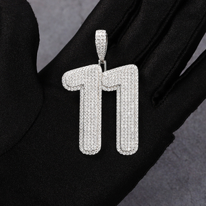 Colgante Personalizado de Hip Hop en Plata 925 con Baño de Oro de 18K, Certificado GRA, Moissanita VVS Color D, Engaste de Garra, con Número/Letra para Colgar - Product Image 4