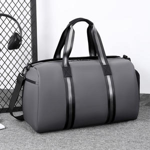 กระเป๋าเดินทางแบบสะพายไหล่ ดีไซน์ทันสมัย กันน้ำ แยกส่วนเปียก-แห้ง ขนาด 20-35 ลิตร ผลิตจากไนลอนอ็อกซ์ฟอร์ดคุณภาพสูง - Product Image 1