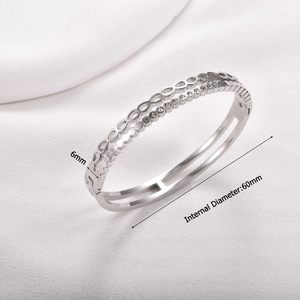 Bracelet en acier inoxydable CZ pour femme, couleur or et argent, bracelet ovale en cristal de luxe, étanche, bijoux de mariage et de fête pour un usage quotidien - Product Image 4