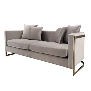 Kain Pelapis Sofa Beludru Gaya Eropa Mewah 3 Seater Abu-abu Beludru Sofa dengan Mengkilap Dipoles Gold Bingkai Baja Panjang Sofa