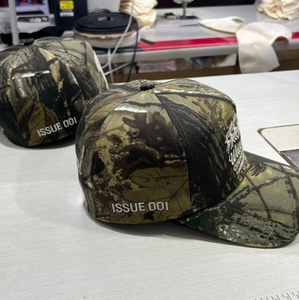 Cappello Premium Mimetico Real Tree con Patch in Feltro, Profilo Medio, Forma Quadrata, 5 Pannelli Non Strutturati, Ricamato, per Caccia - Product Image 2
