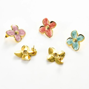 1 Paire de Boucles d'Oreilles Clous Vintage Françaises à Fleurs, Plaqué Or, Acier Inoxydable, Grandes Fleurs Colorées, Émail, Cadeau pour Femme, Mariage - Product Image 4